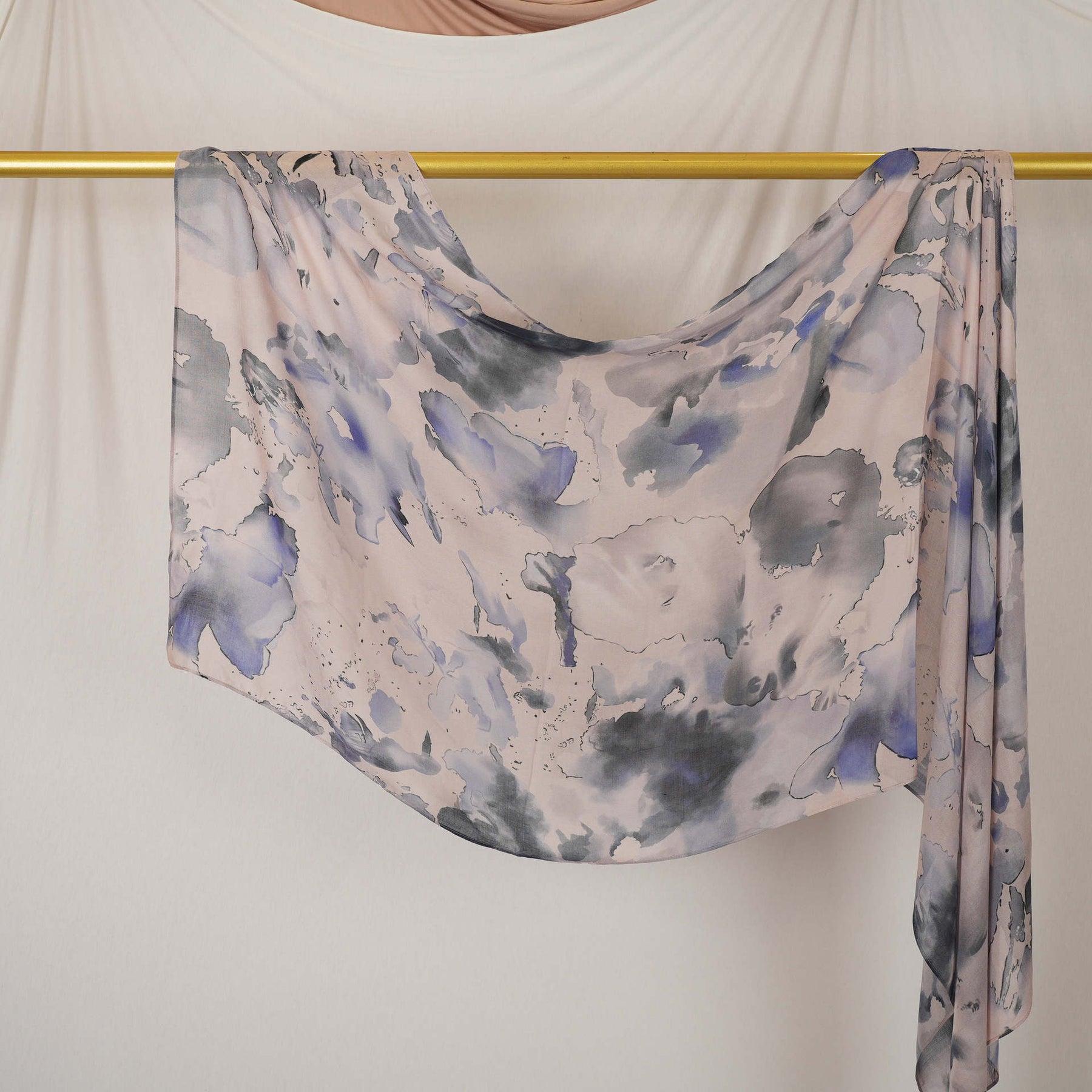 DL002  Double-Sided Modal Printed Single-Stitch Right-Angle Rolled-Edge Hijab