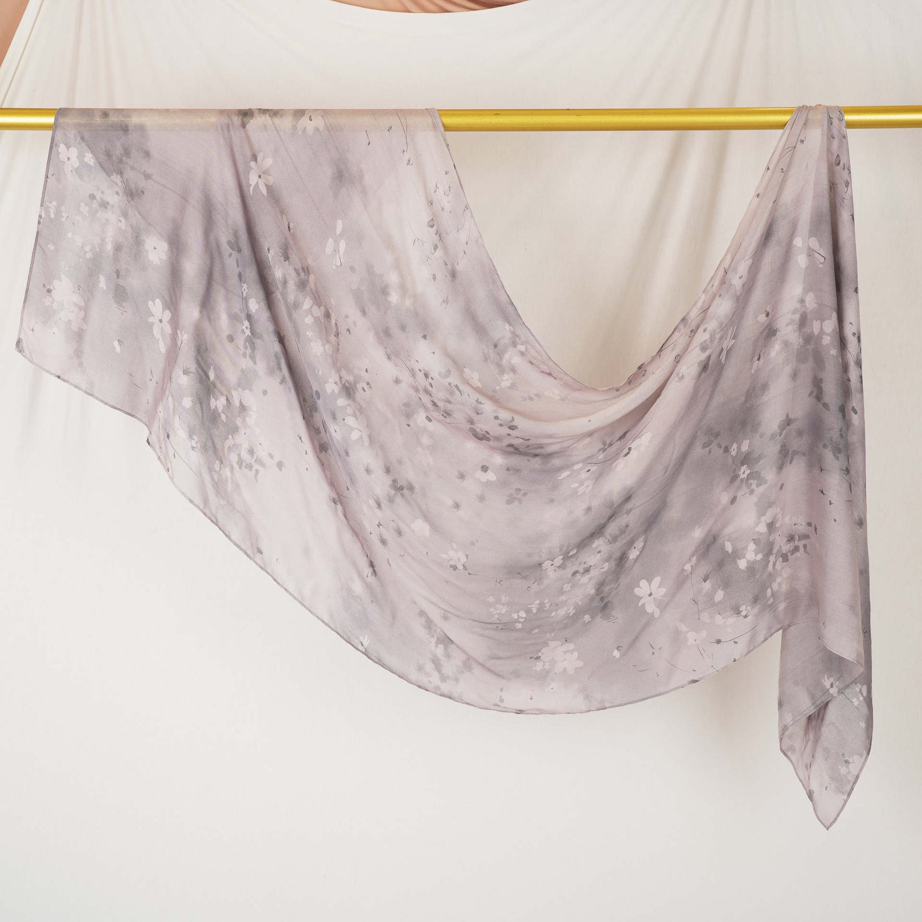 DL002  Double-Sided Modal Printed Single-Stitch Right-Angle Rolled-Edge Hijab