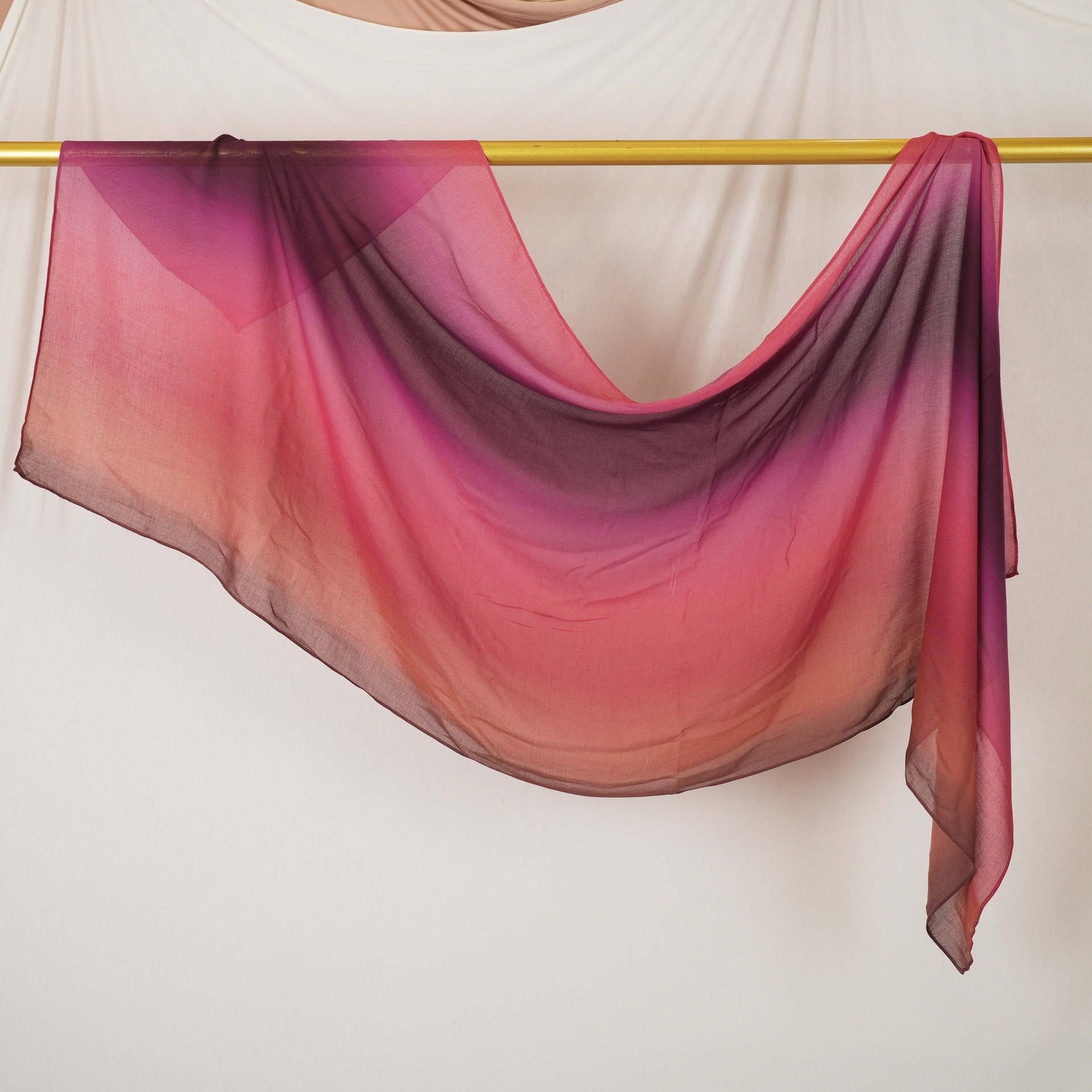 DL001  Modal printed hijab with square corners and rolled hem
