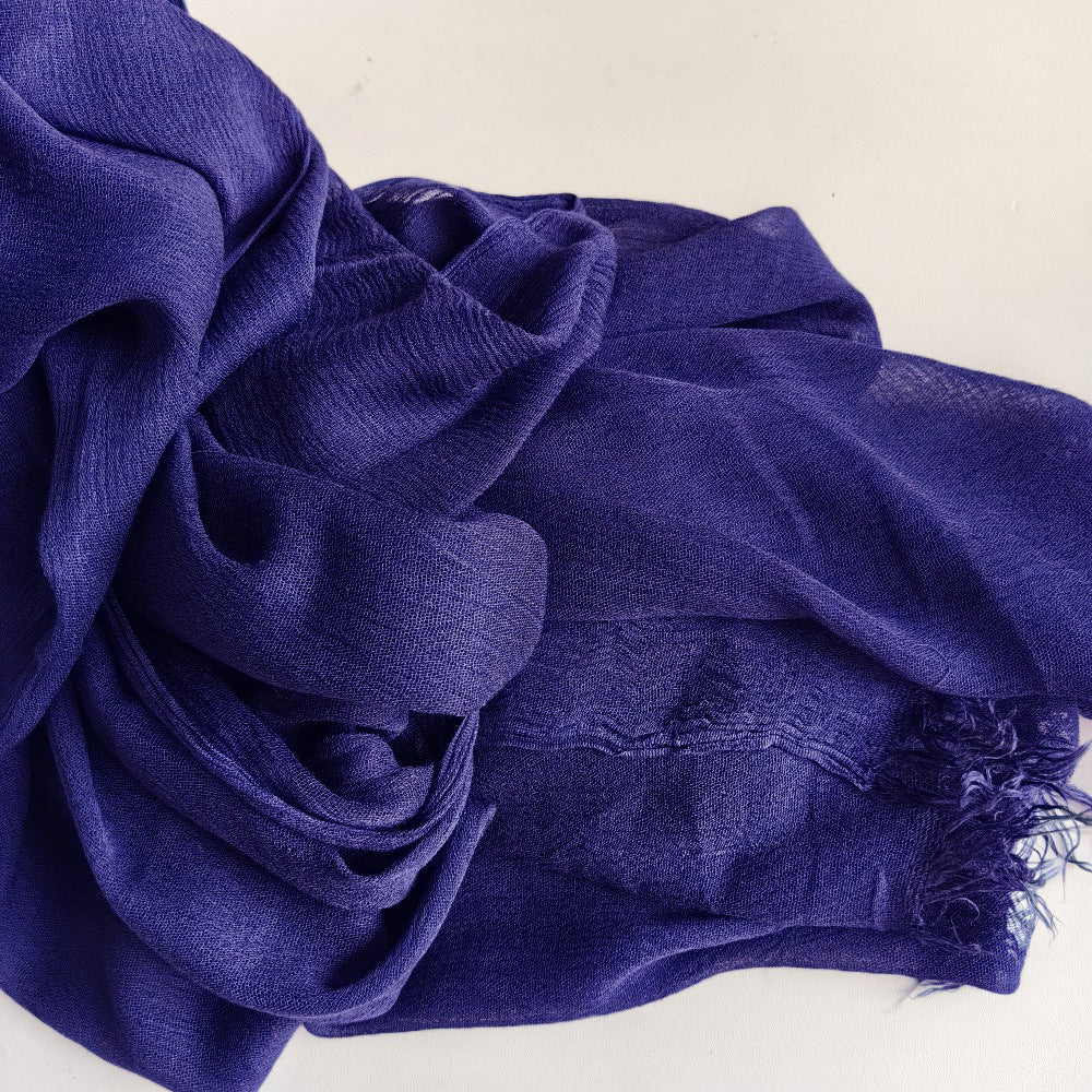 WJA79  Plain natural crinkle cotton hijab with fringes on both ends