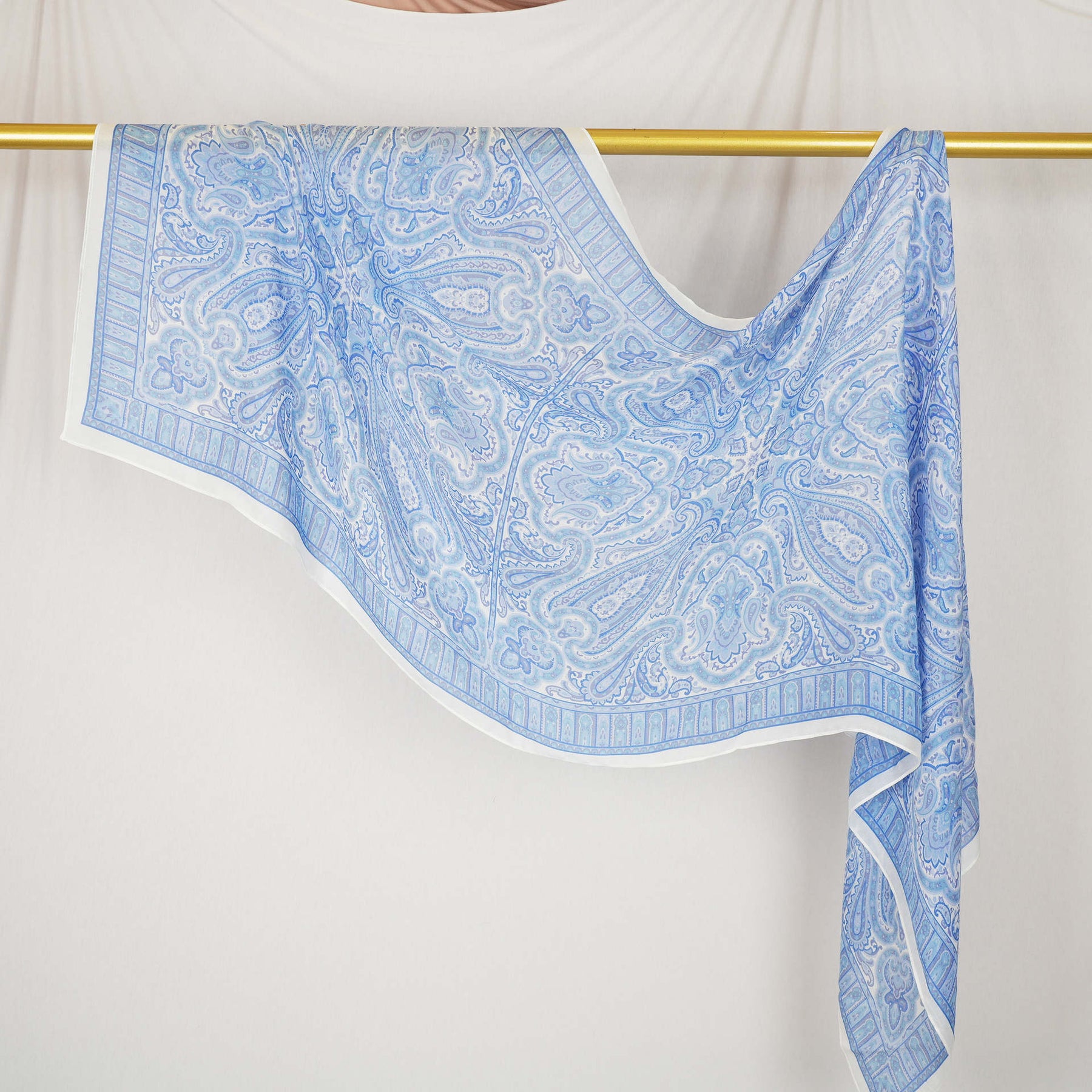 DL001  Modal printed hijab with square corners and rolled hem