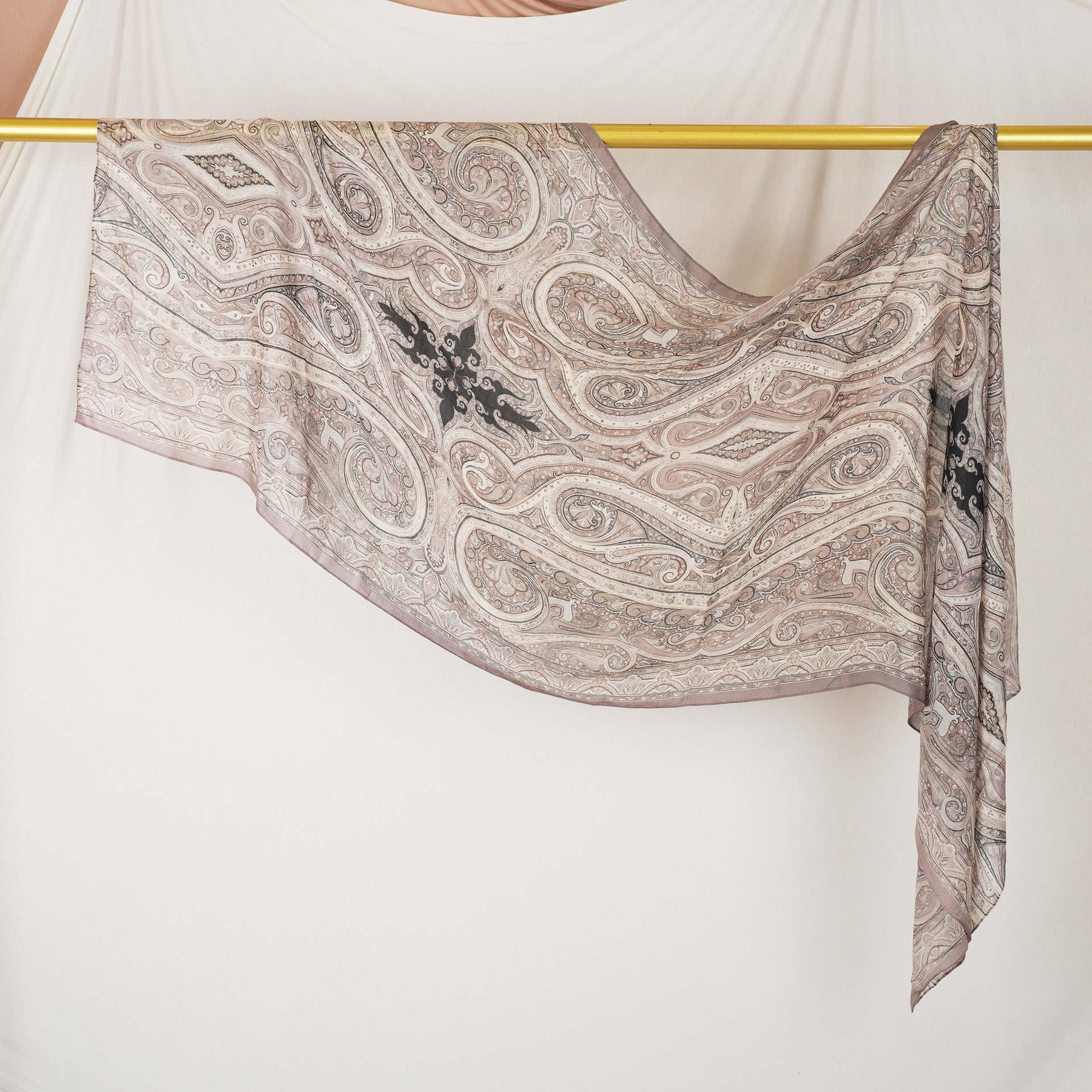 DL001  Modal printed hijab with square corners and rolled hem