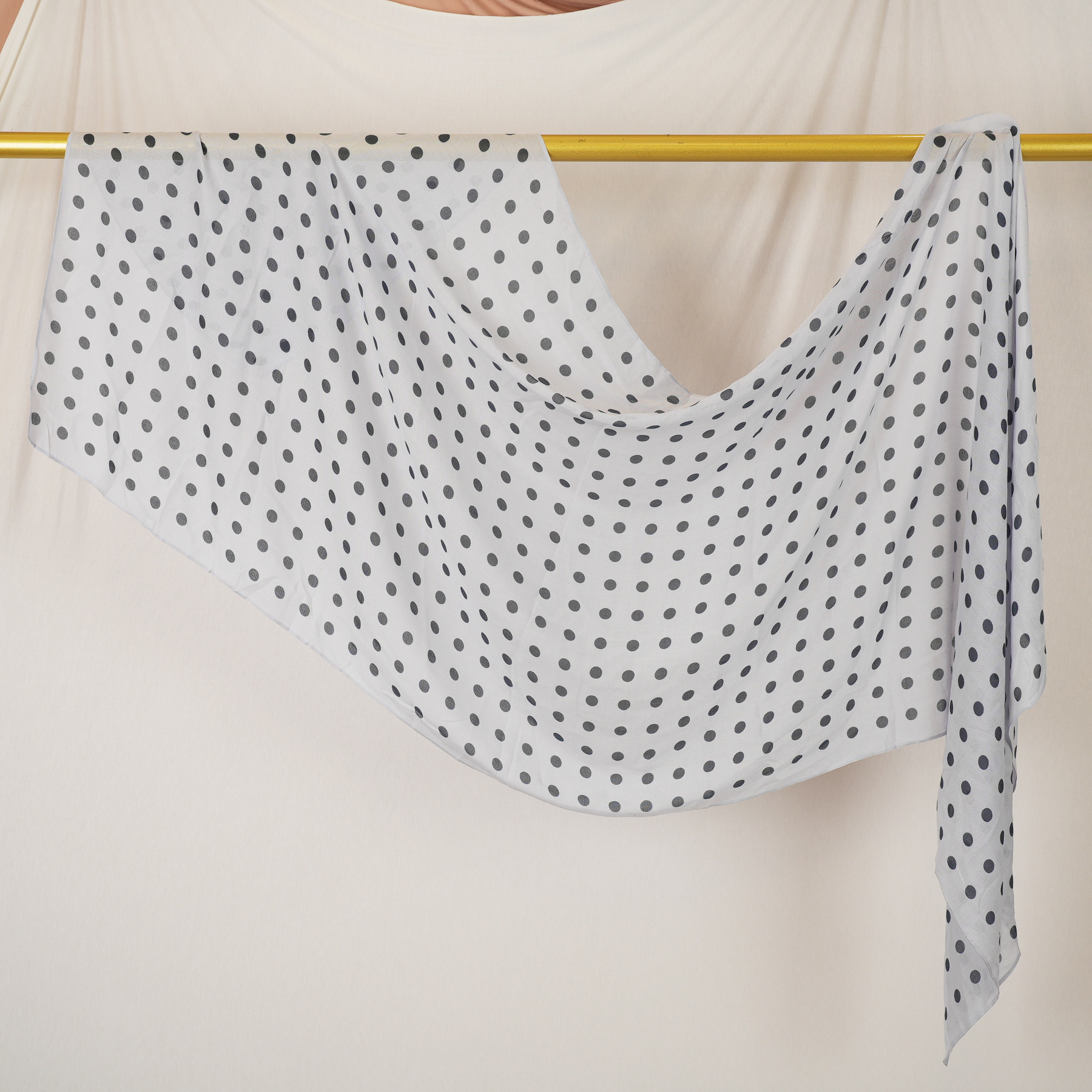 DL001  Modal printed hijab with square corners and rolled hem