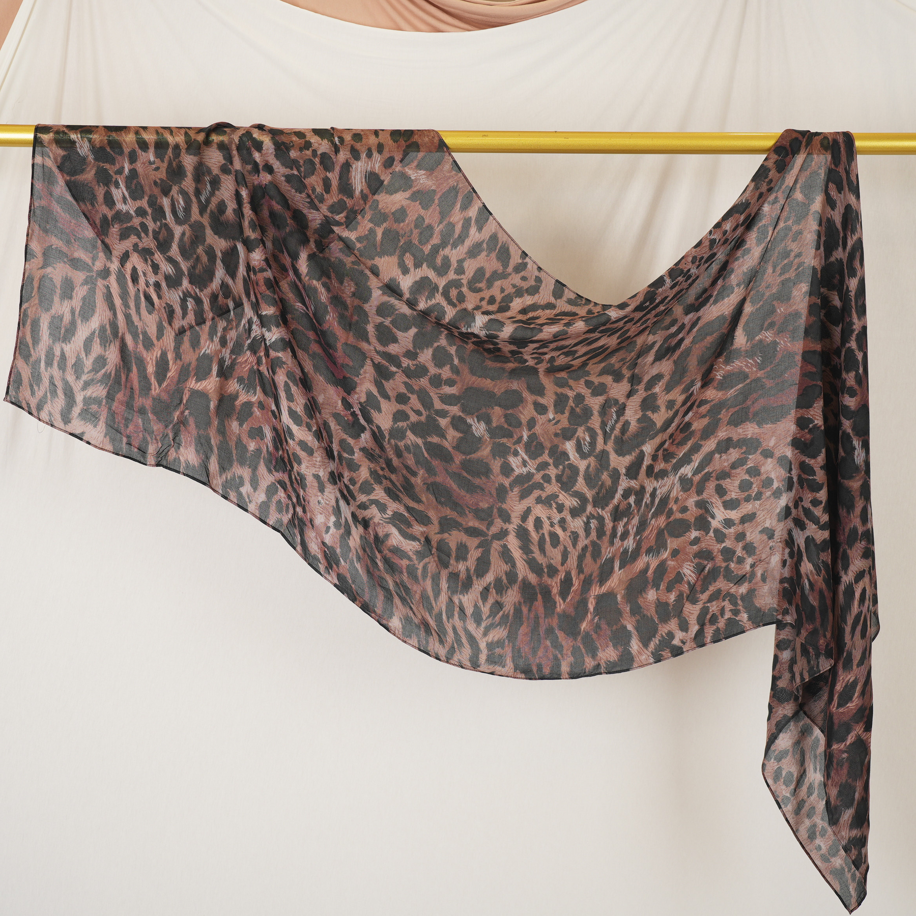 DL001  Modal printed hijab with square corners and rolled hem