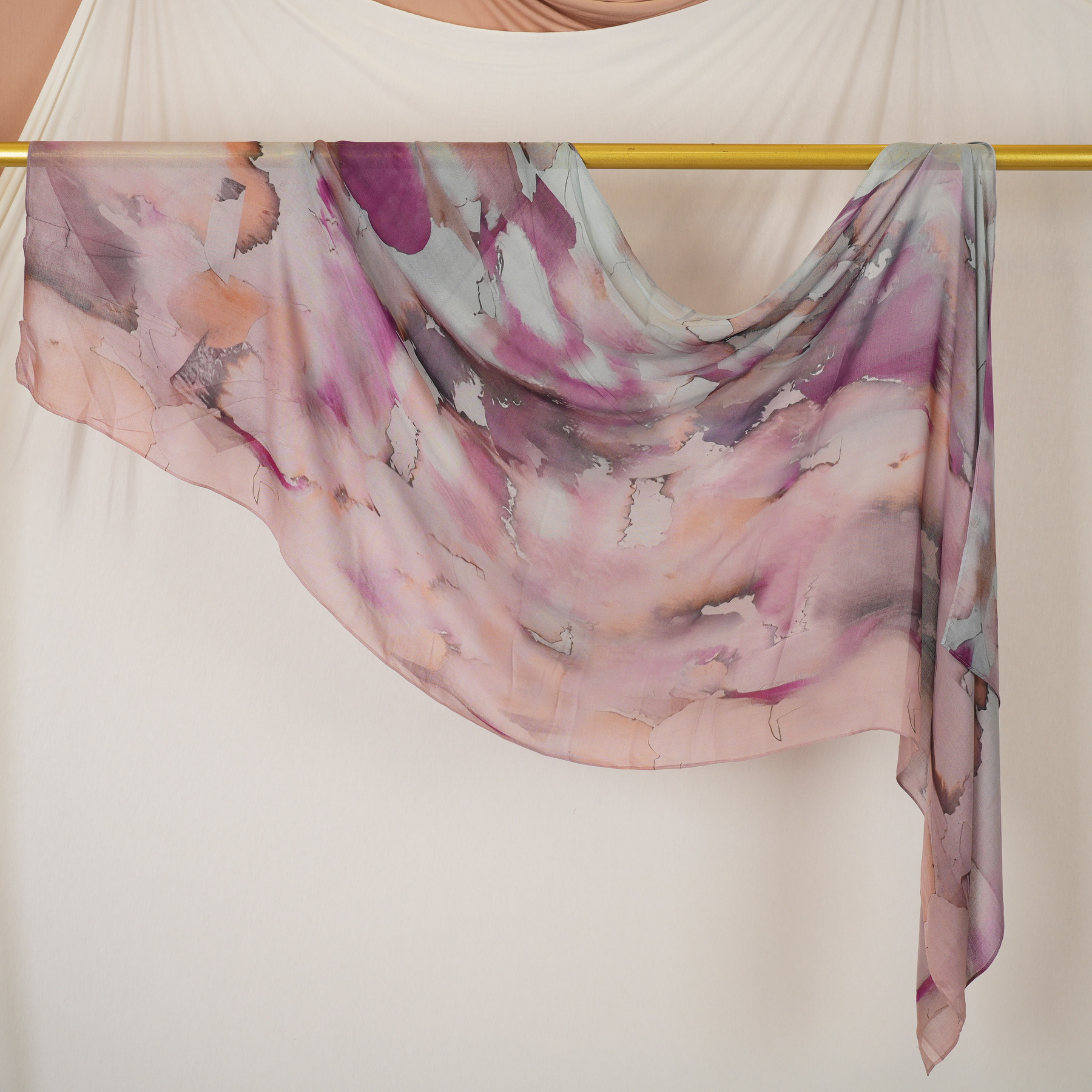 DL001  Modal printed hijab with square corners and rolled hem