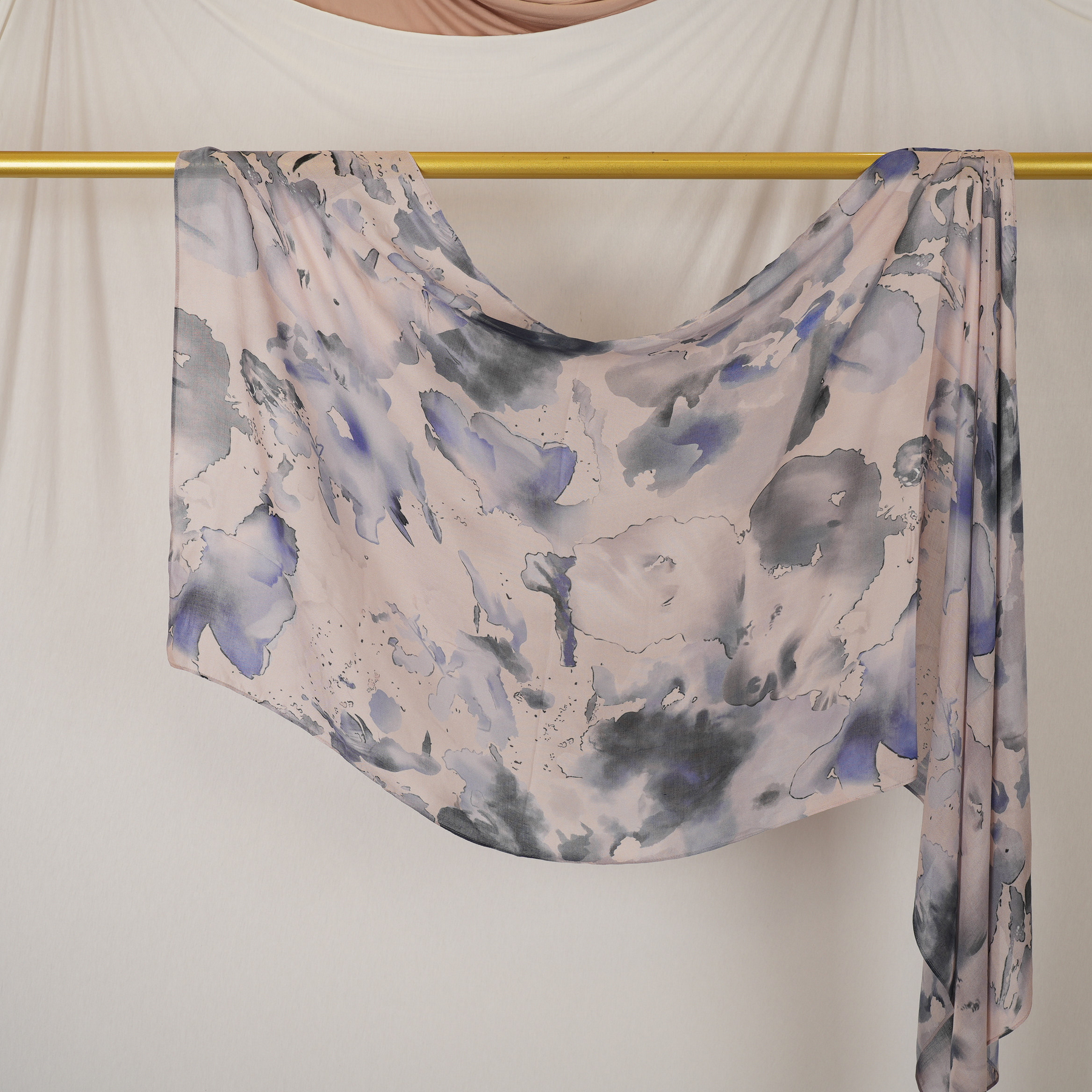 DL001  Modal printed hijab with square corners and rolled hem