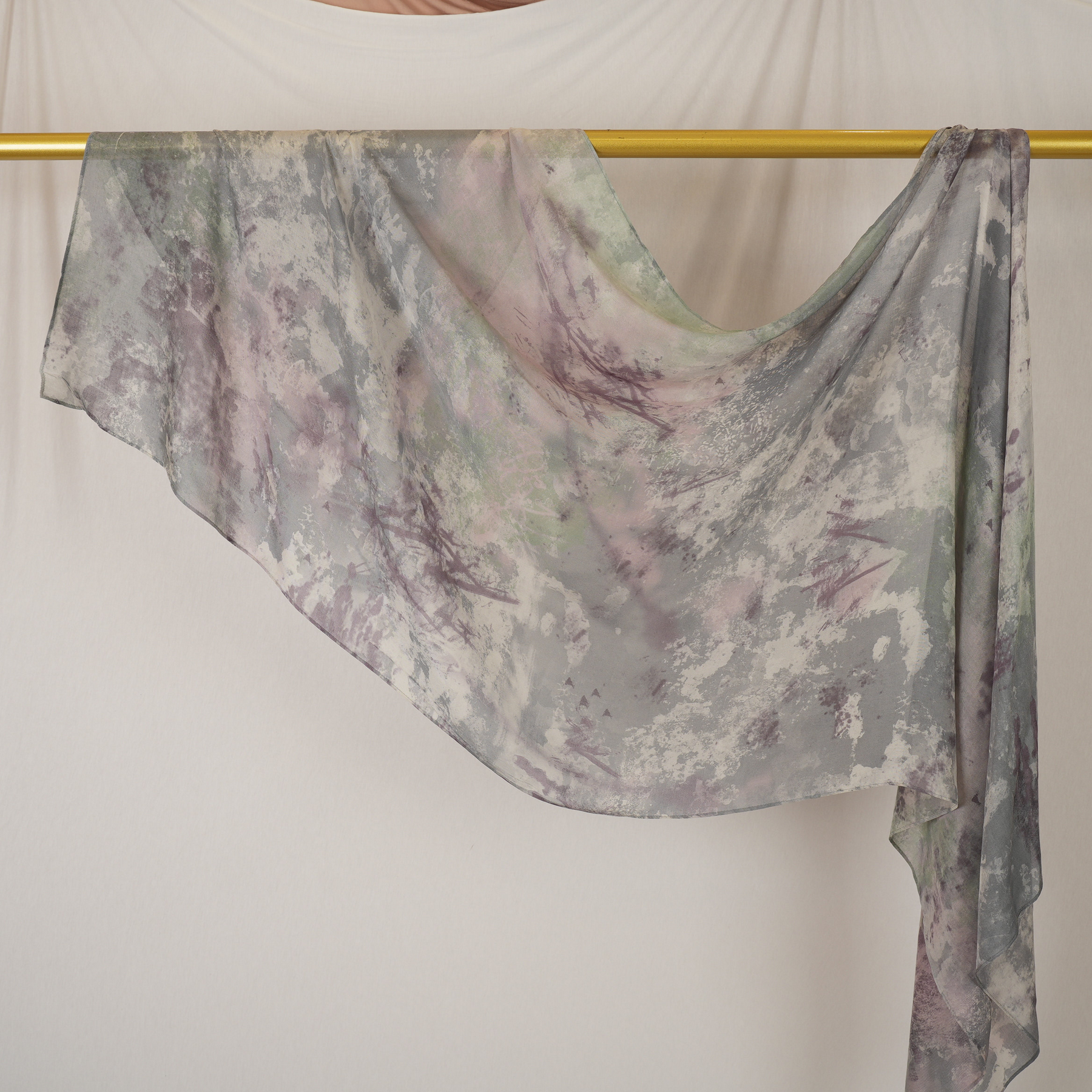 DL001  Modal printed hijab with square corners and rolled hem