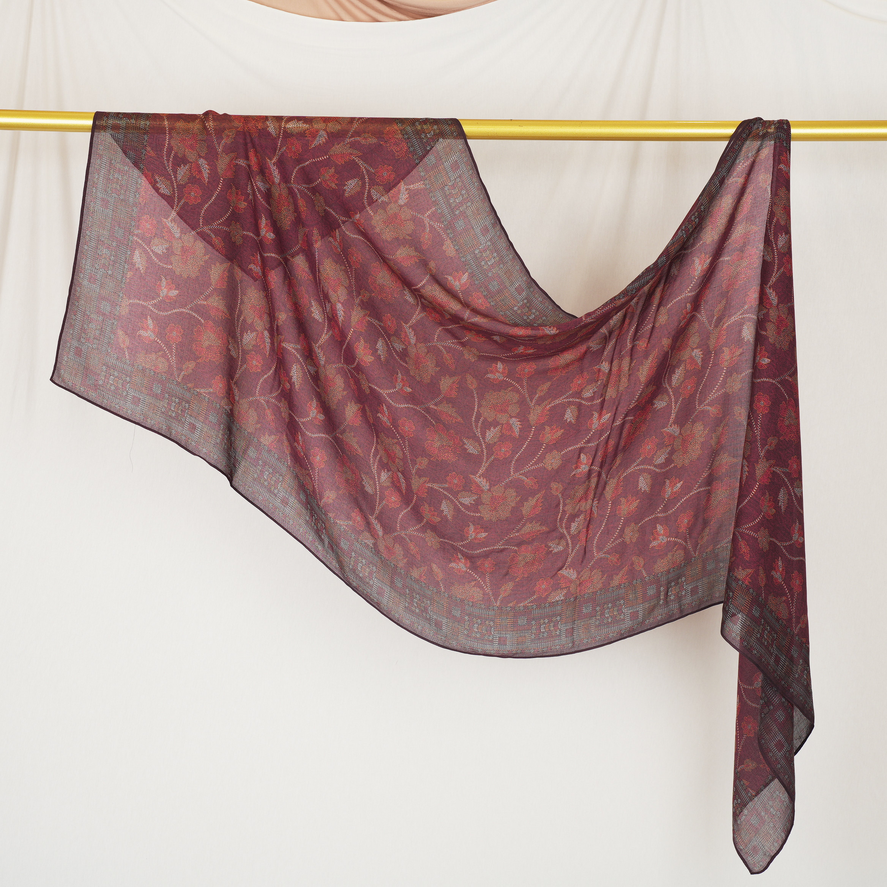 DL001  Modal printed hijab with square corners and rolled hem
