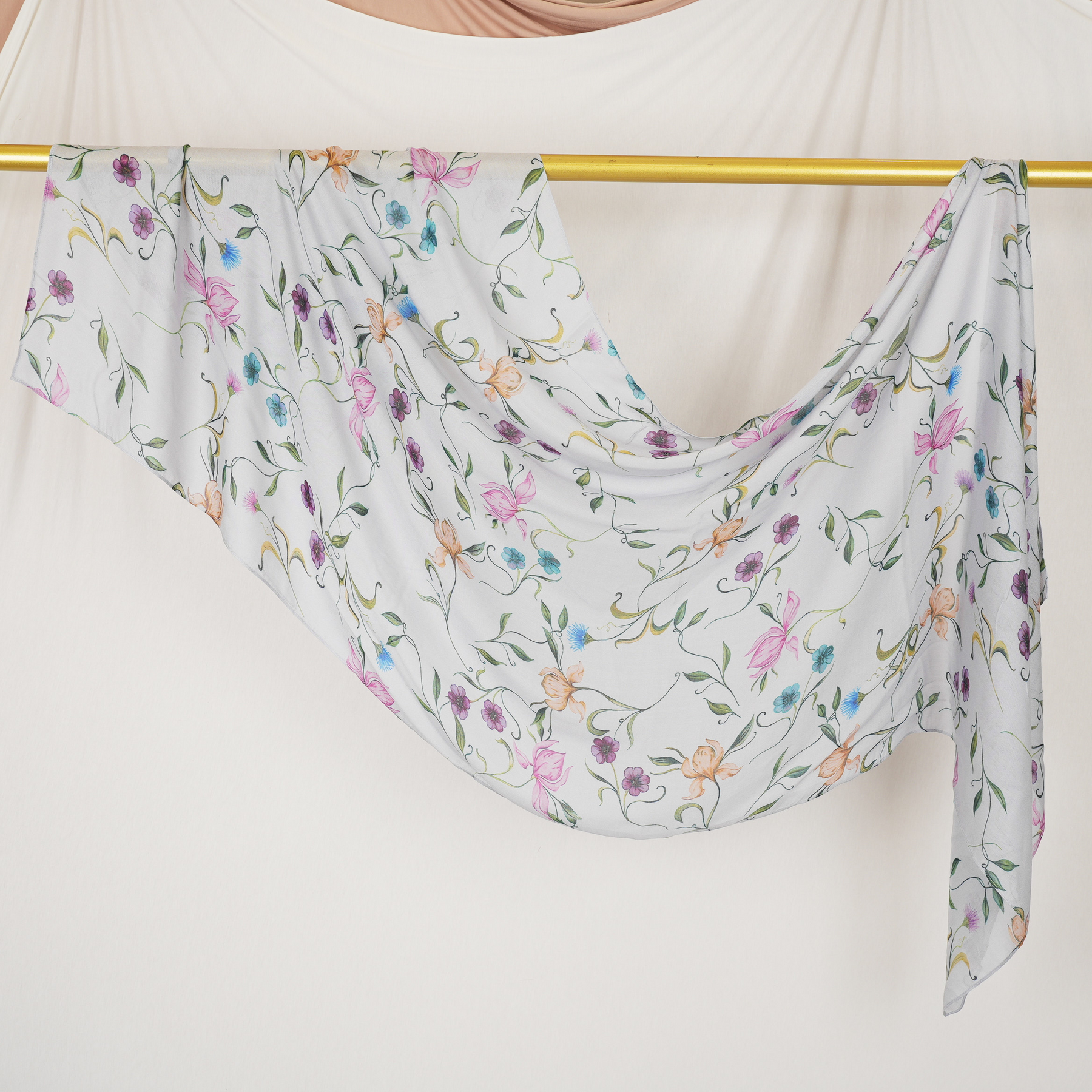DL001  Modal printed hijab with square corners and rolled hem