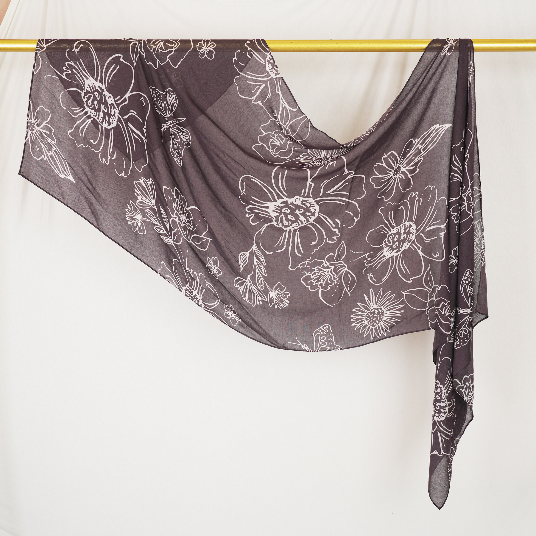 DL001  Modal printed hijab with square corners and rolled hem