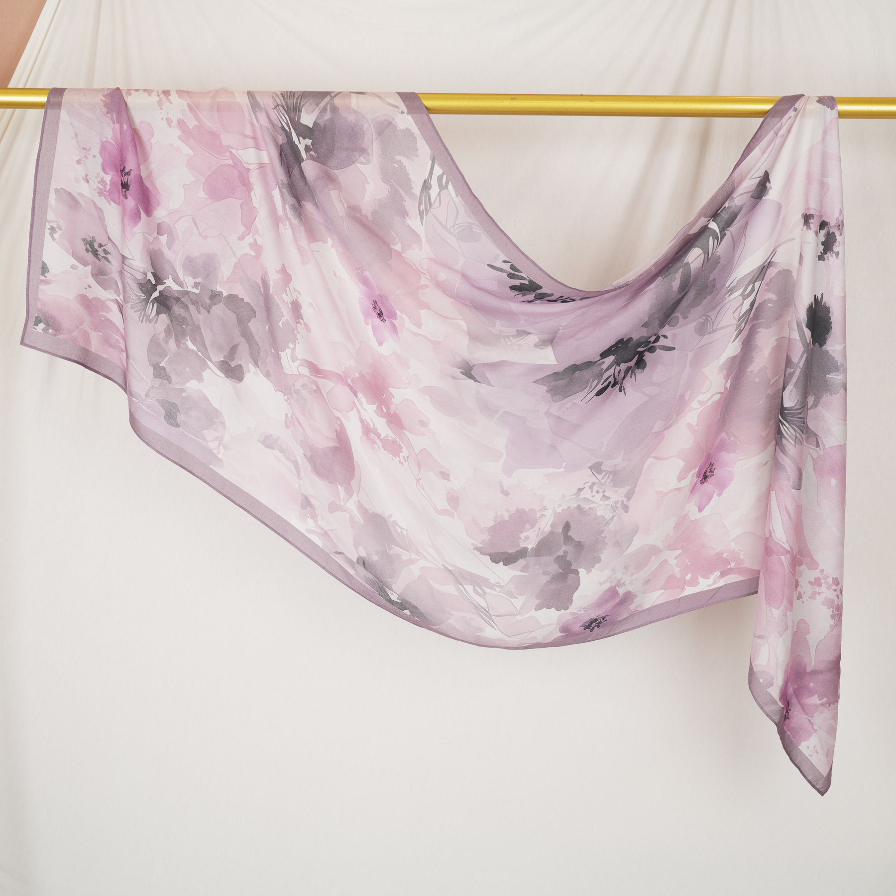 DL001  Modal printed hijab with square corners and rolled hem