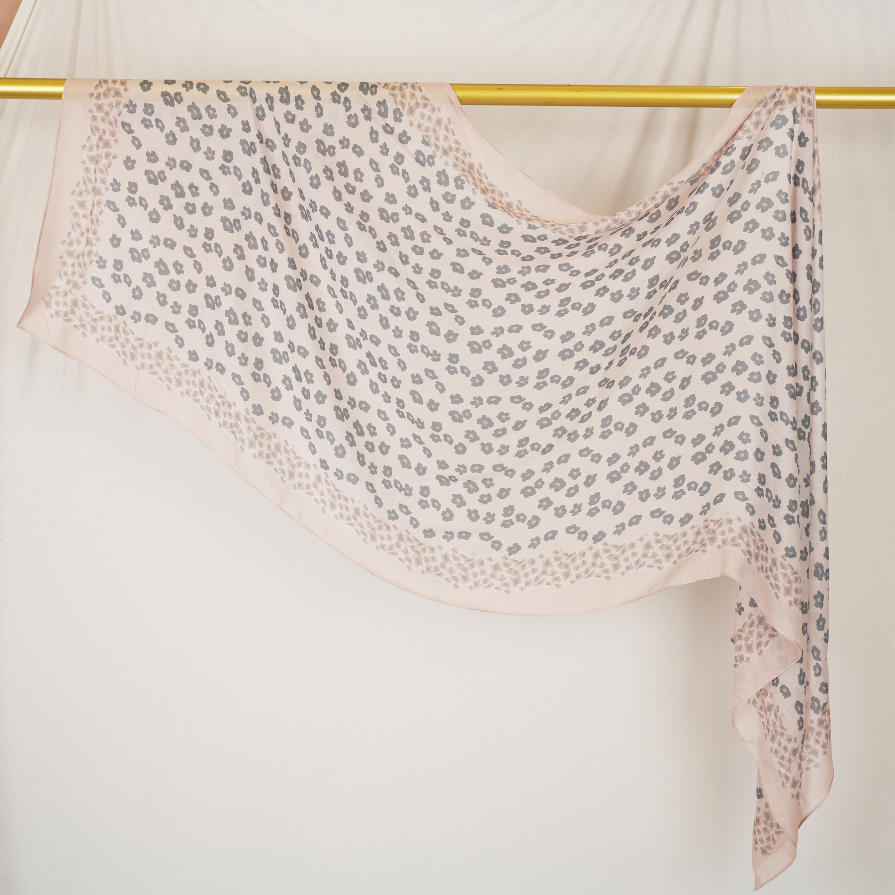 DL001  Modal printed hijab with square corners and rolled hem