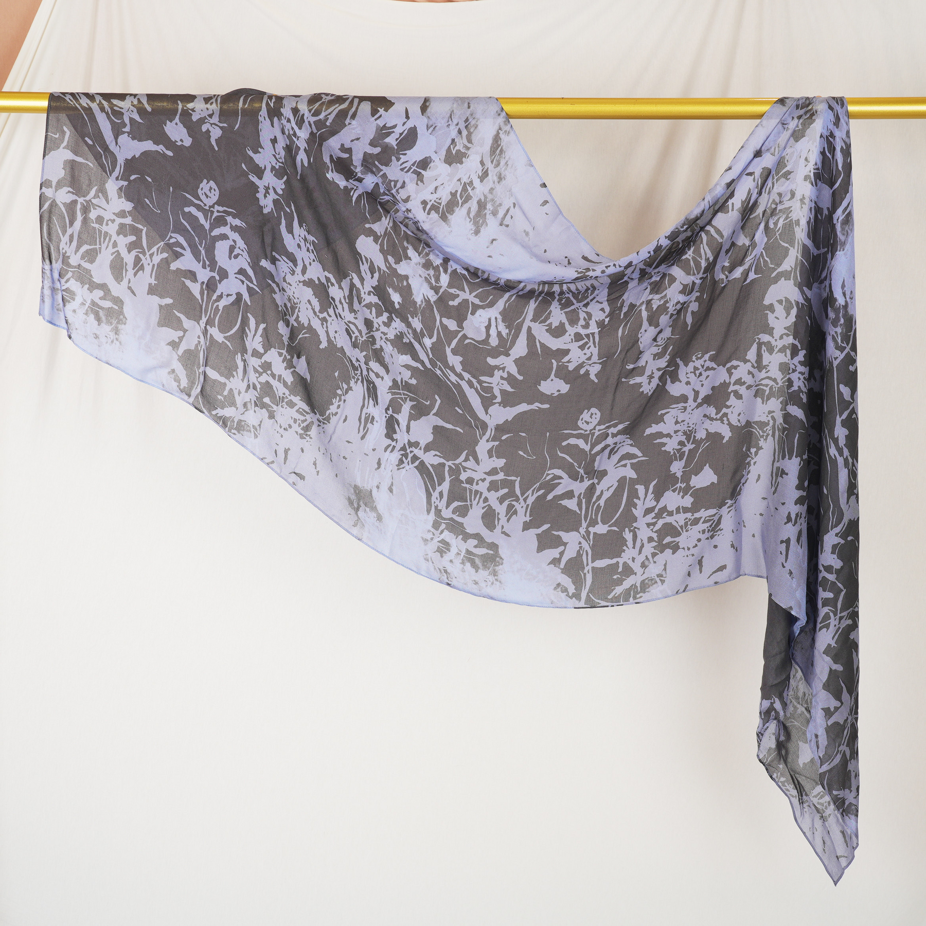 DL001  Modal printed hijab with square corners and rolled hem